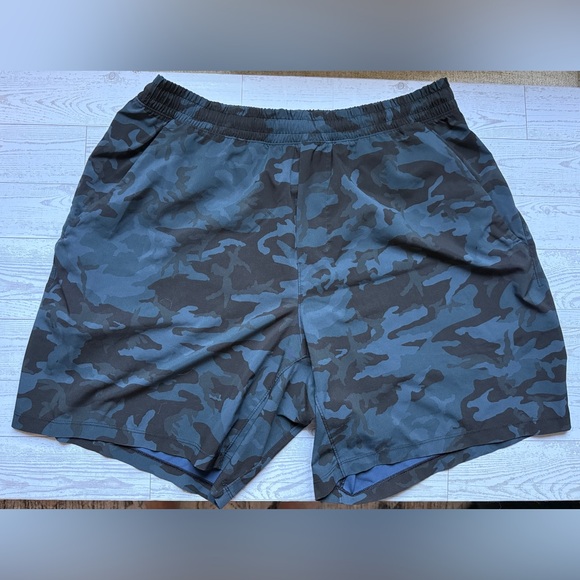 lululemon athletica Men's Pace Breaker Shorts Linerless 7” - Picture 3 of 5